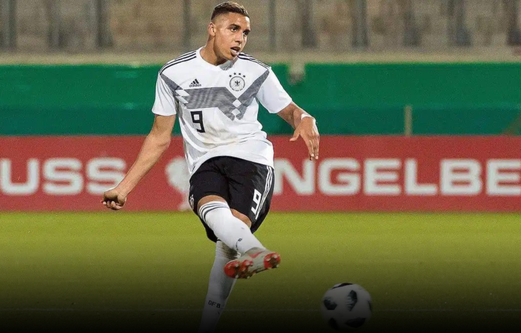 الصابيري يعوض مواطنه الحسوني في عجمان الإماراتي