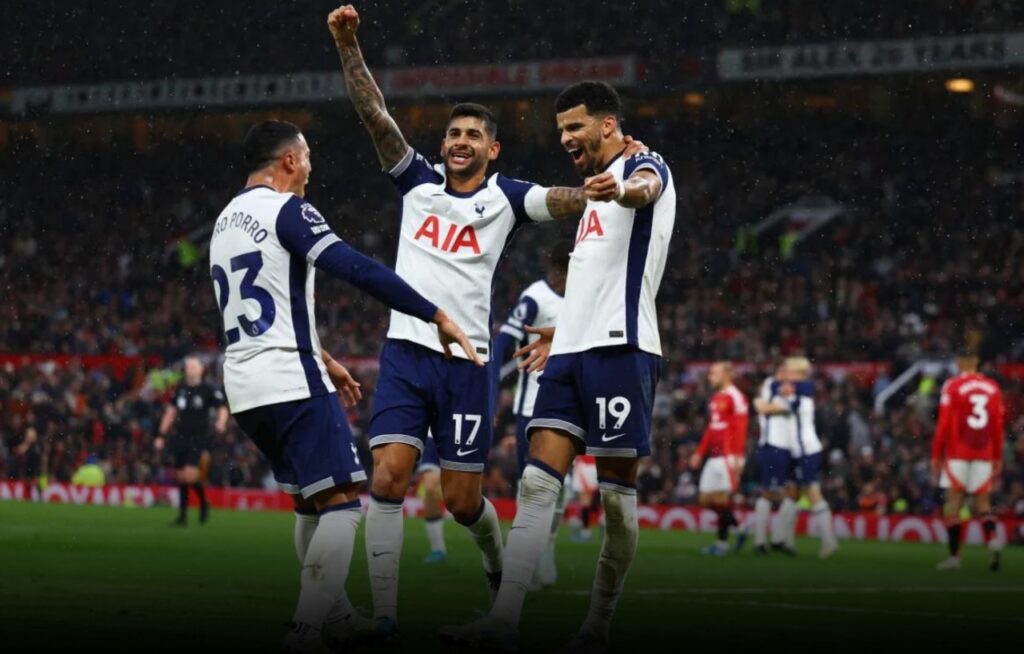 توتنهام يقسو بثلاثية على مانشستر يونايتد في عقر داره