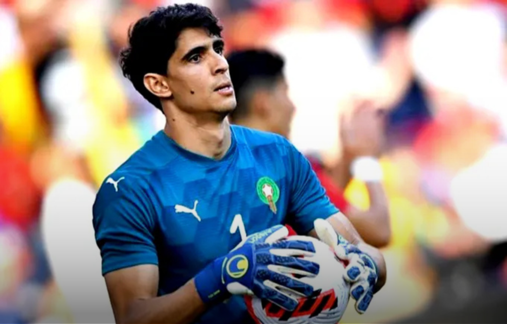 بسبب إصابة عضلية.. الحارس المغربي ياسين بونو يخضع لفحوصات طبية بالأشعة