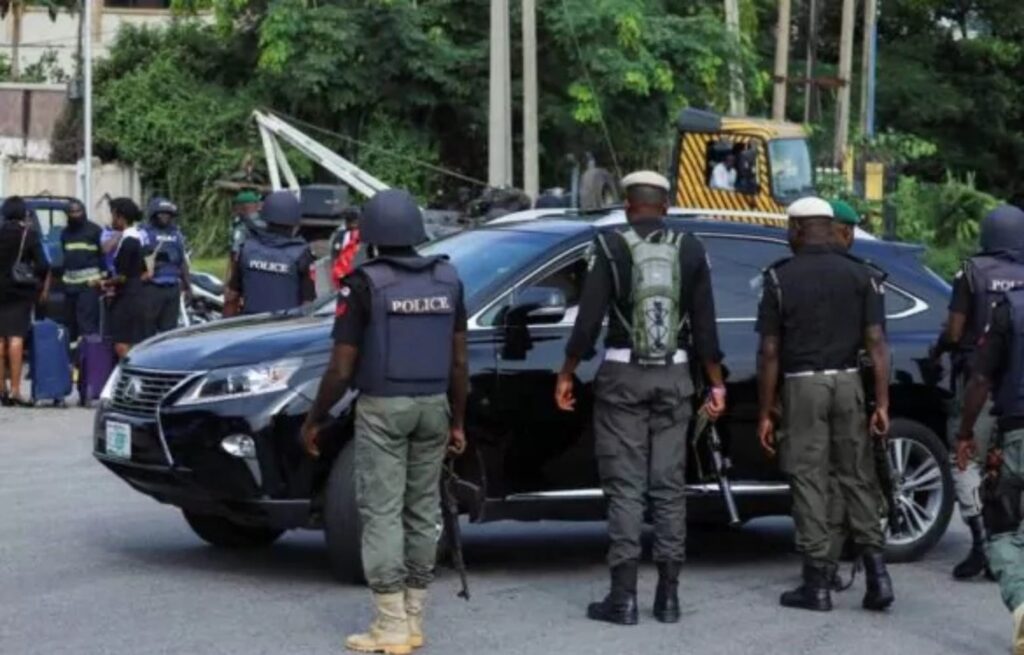 تصفيات كأس أمم إفريقيا.. عملية مسلحة تستهدف طاقم قناة “سوبر سبور” في نيجيريا