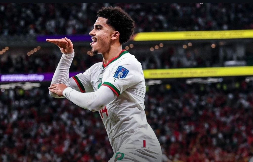 الركراكي يستعد لإعادة أبو خلال للأسود