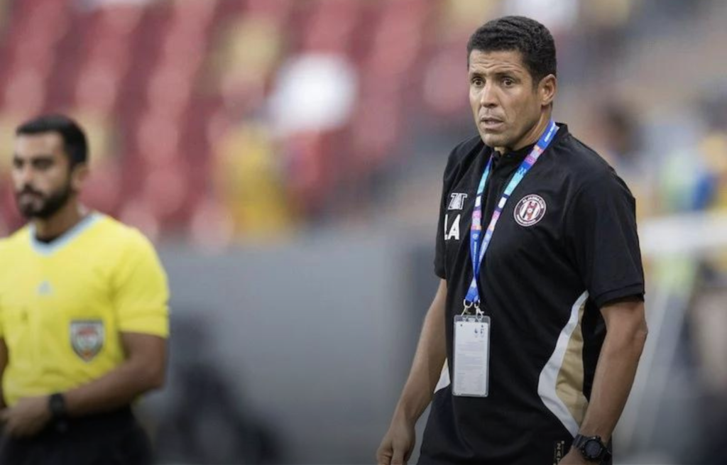 الدوري الإماراتي.. الحسين عموتة يتحدث عن ترشيح الجزيرة للفوز باللقب