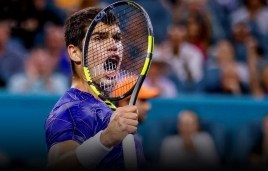 ألكاراس يستعيد الصدارة من سينر وسابالينكا أولى للعام الثاني