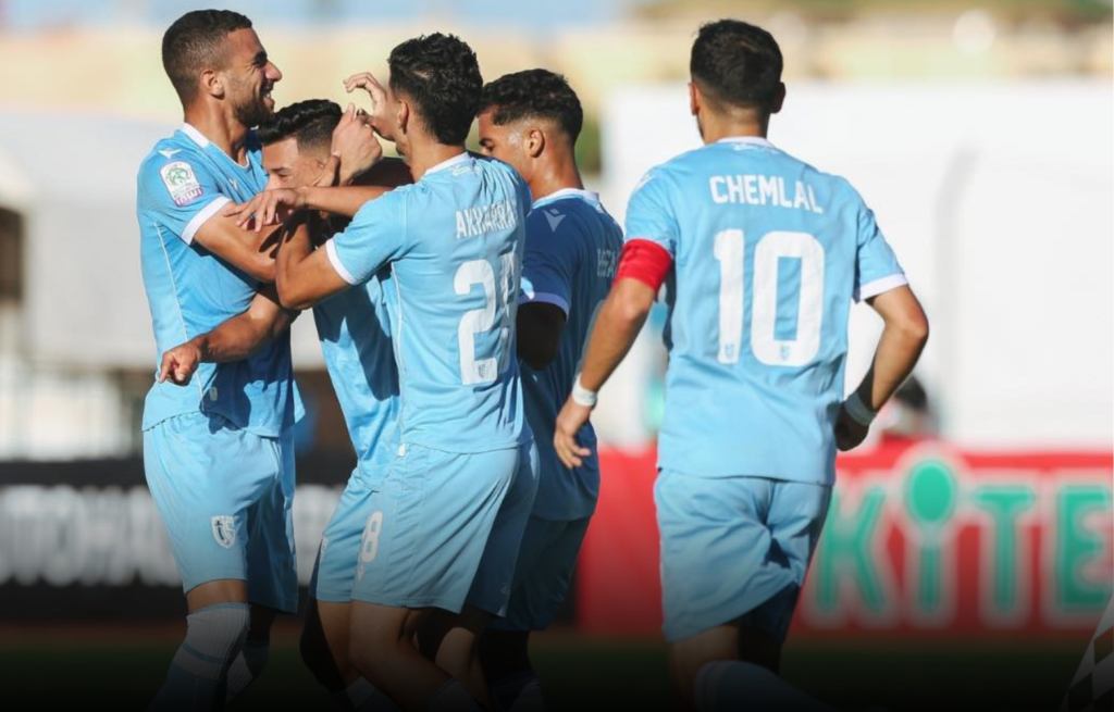 البطولة الاحترافية “إنوي”.. اتحاد تواركة يتعادل مع ضيفه الدفاع الحسني الجديدي