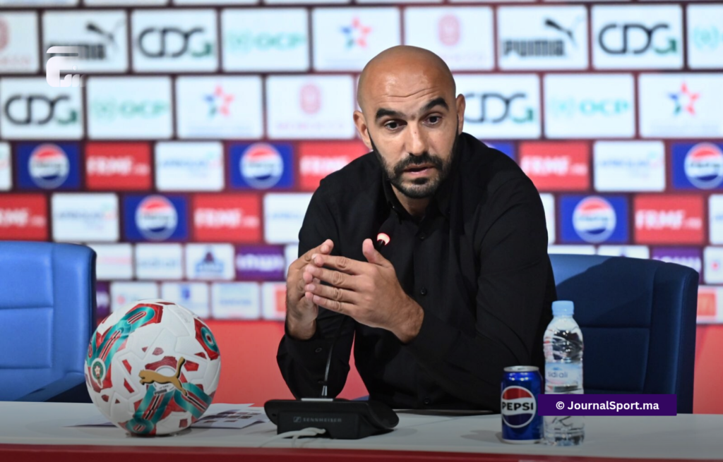 الركراكي يعقد اليوم ندوة صحفية قبل السفر إلى الغابون