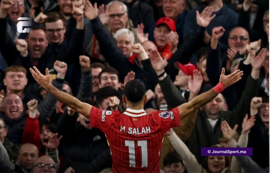 صلاح يشعر أنه “خارج” ليفربول لعدم التقدم بعرض لتمديد عقده