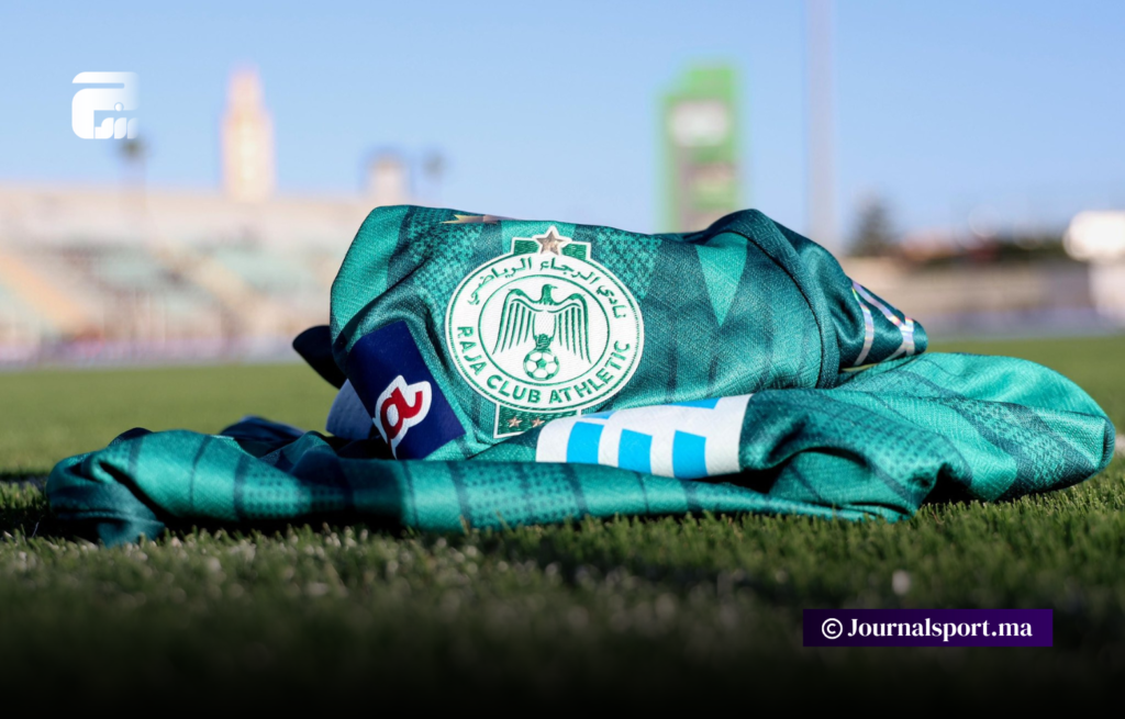 عروض للاعبي الرجاء تعقد مهمة تجديد عقودهم