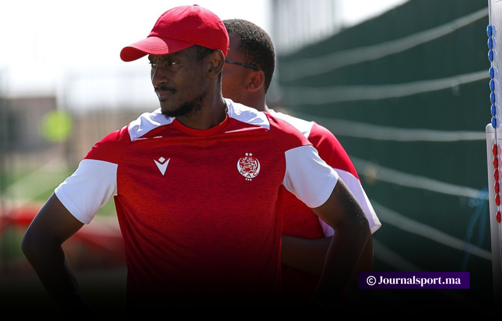 موكوينا يبعد ناسي ويعيد الشاذلي إلى لائحة الوداد أمام أولمبيك اسفي