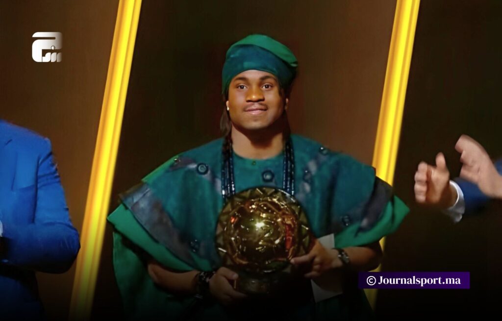 عاجل .. النيجيري أديمولا لوكمان أفضل لاعب إفريقي لعام 2024
