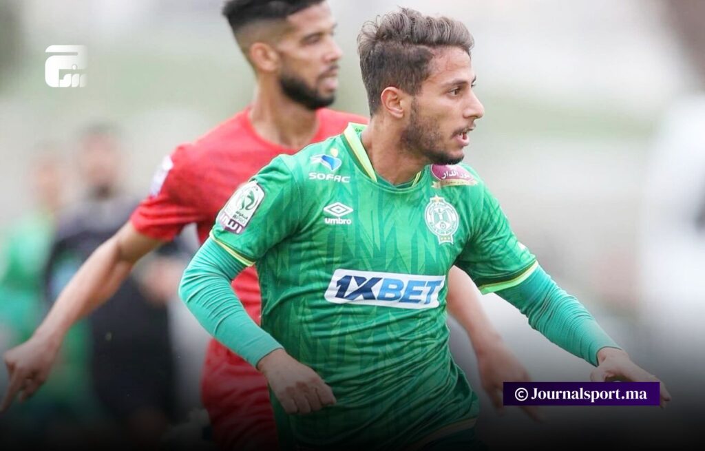 الجزائري بوزوق يقترب من مغادرة الرجاء الرياضي