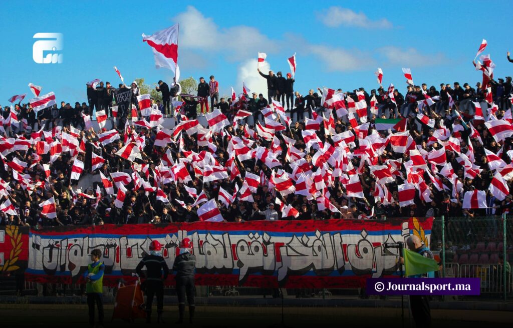 جماهير المغرب التطواني حاضرة في مواجهة المغرب الفاسي 
