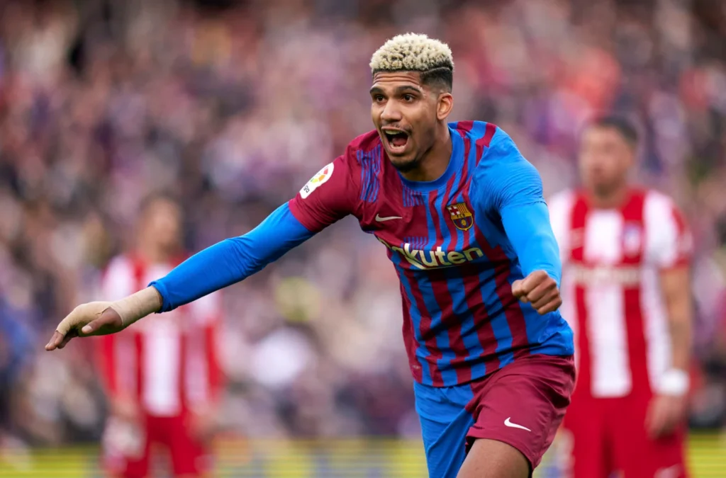 أراوخو يمدد عقده مع برشلونة ست سنوات