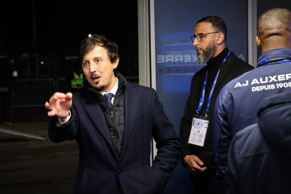 إيقاف رئيس أولمبيك مارسيليا 15 مباراة