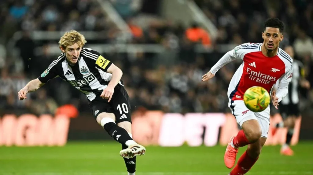 نيوكاسل يؤكد تفوقه على أرسنال ويتأهل للمباراة النهائية