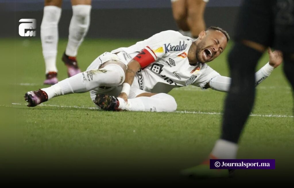 نيمار يغادر معسكر البرازيل بسبب الإصابة