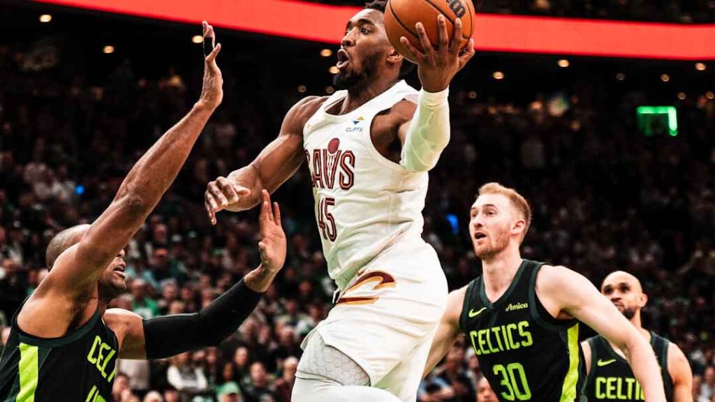 كليفلاند يسقط مضيفه بوسطن في قمة الشرقية