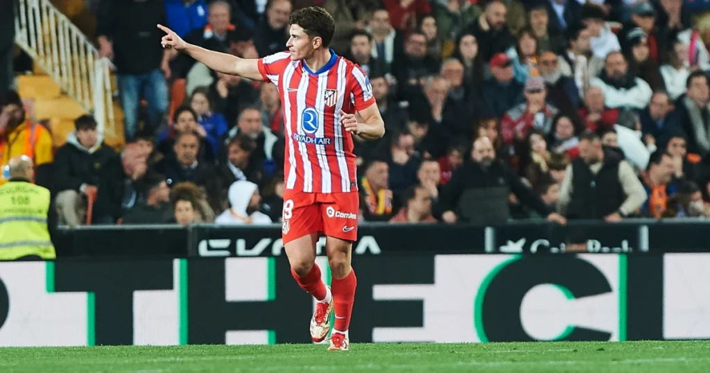 ألفاريز يقود أتليتيكو مدريد للصدارة