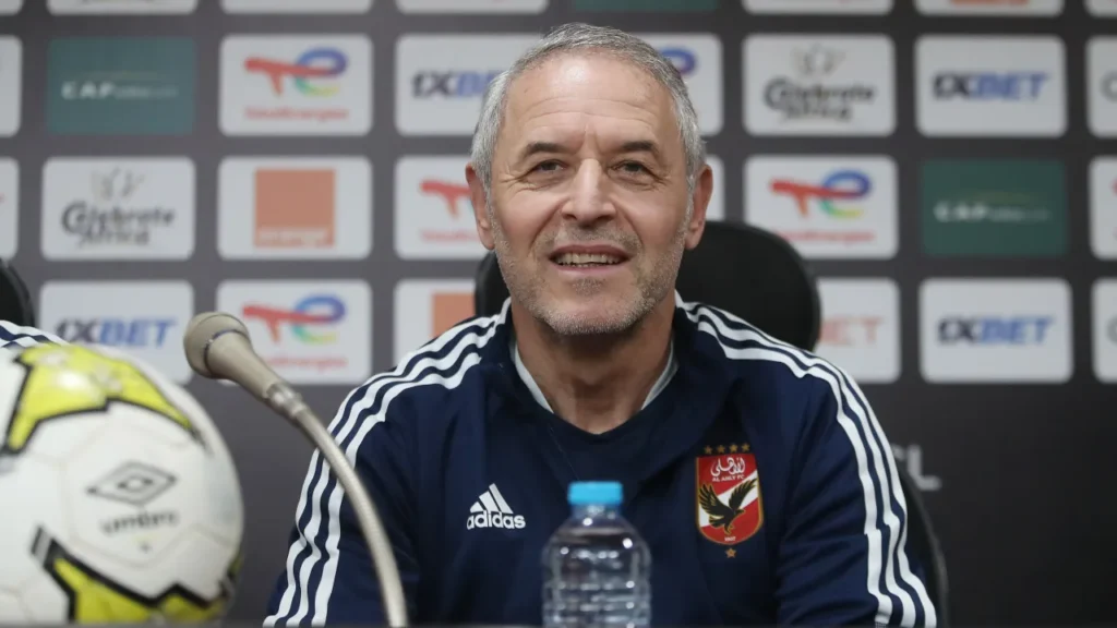 الأهلي يعلن رحيل مدربه السويسري كولر