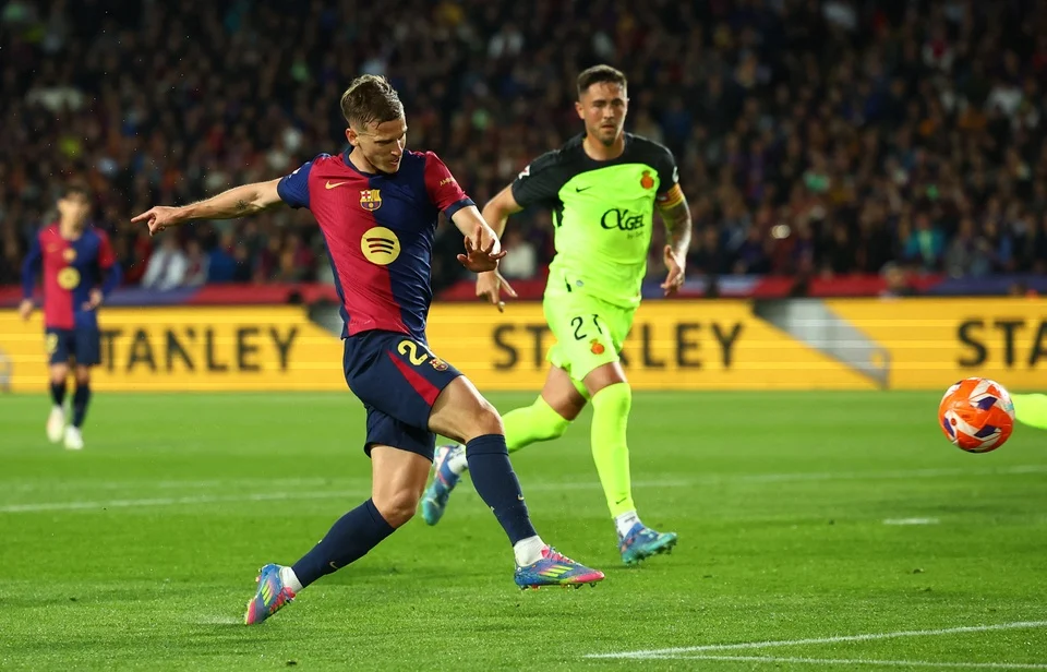 أولمو يغيب عن برشلونة شهرا كاملا