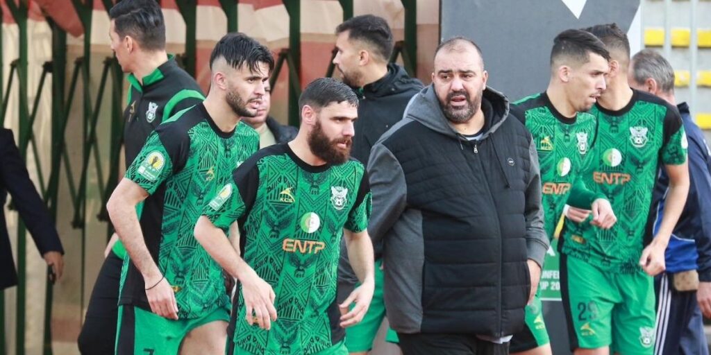 قسنطينة الجزائري يحل بالمغرب تمهيدا لمواجهة بركان