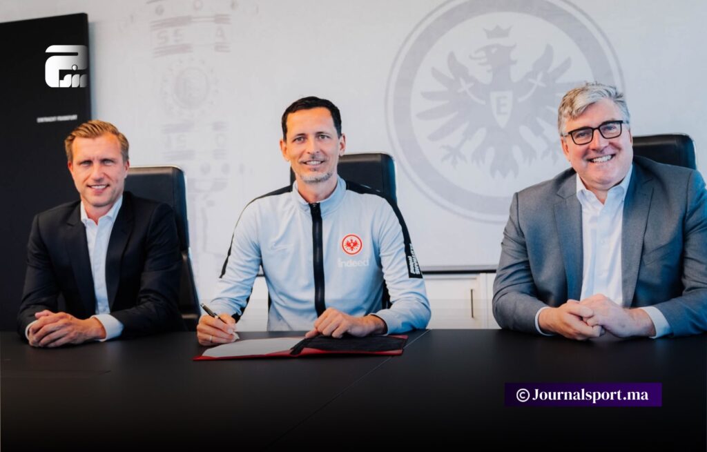 فرانكفورت يمدد عقد مدربه توبمولر حتى 2028