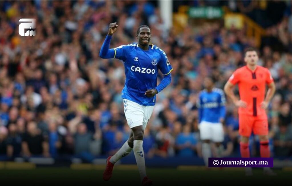 ايفرتون الانجليزي: اللاعب عبد الله دوكوري يعلن رحيله عن النادي