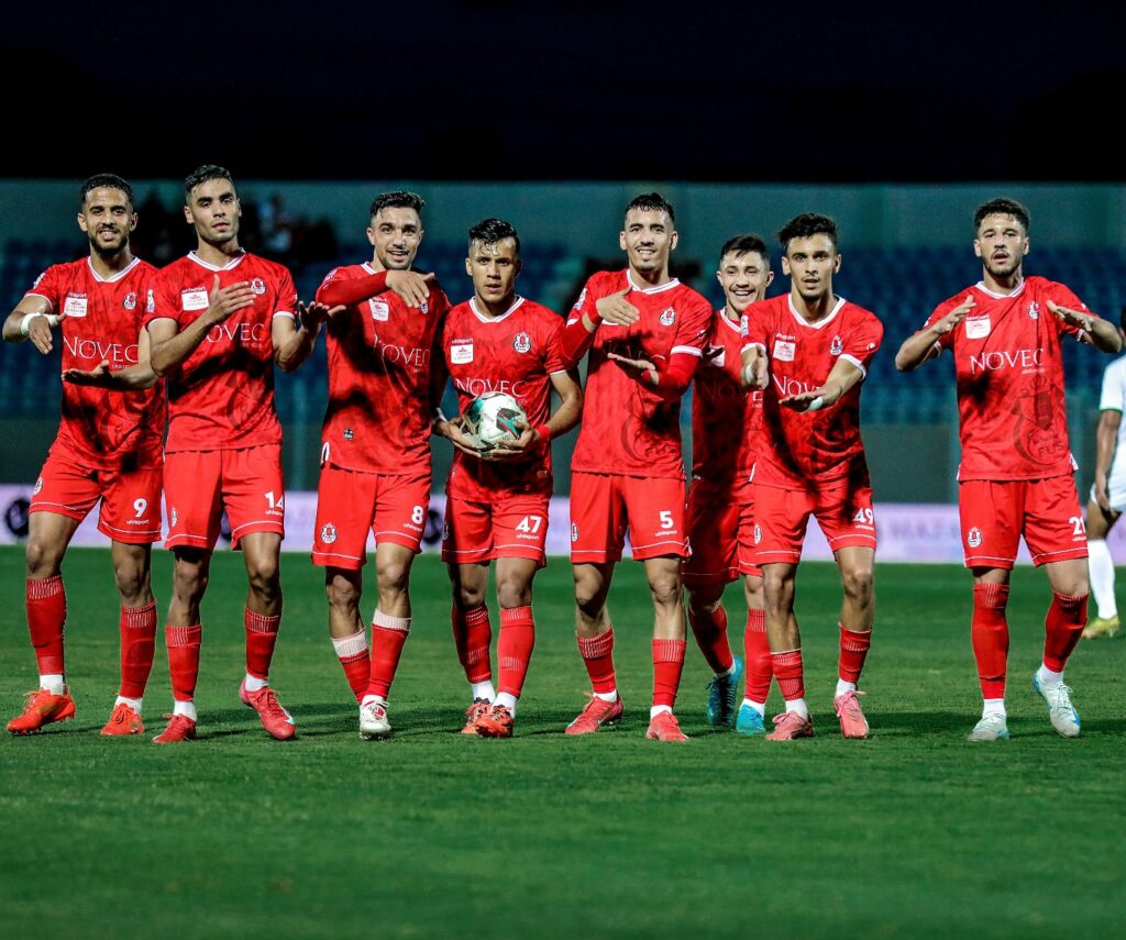 الفتح يتشبث بحظوظه في التأهل إلى دوري الأبطال