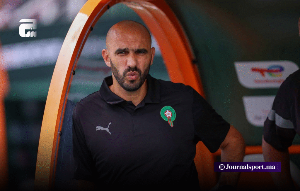 الركراكي يلحق حارسا شابا بتداريب الأسود