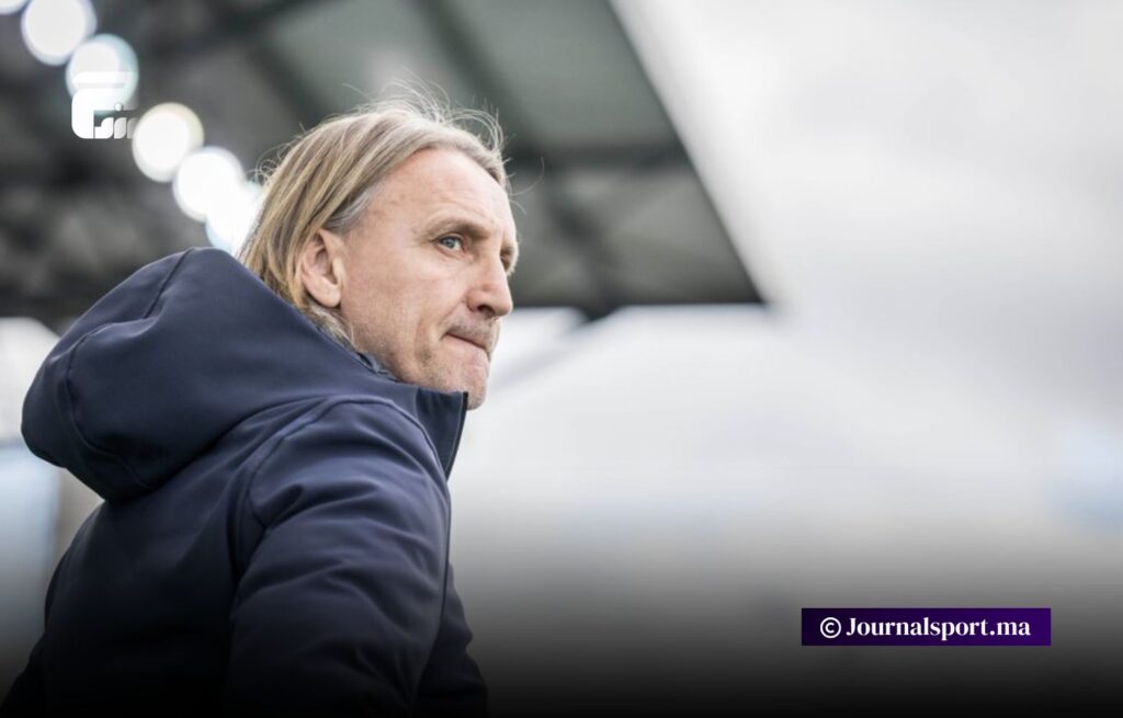 ميدلسبره ينفصل عن مدربه كاريك