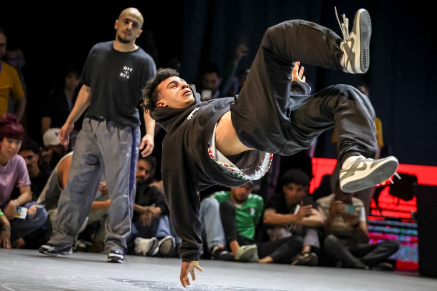 رياضة “بريك دانس”.. المغربيان ملاخ والماموني يتأهلان لبطولة العالم