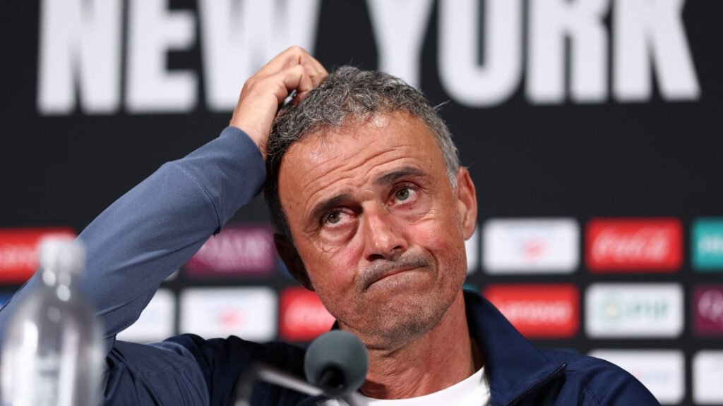 لويس إنريكي: نجاح باريس سان جيرمان يكمن في روح الفريق وليس النجوم