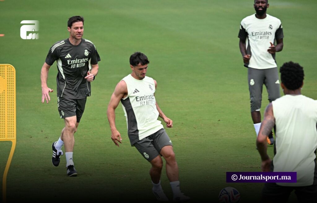 اجتماع حاسم بين دياز وألونسو بعد مونديال الأندية