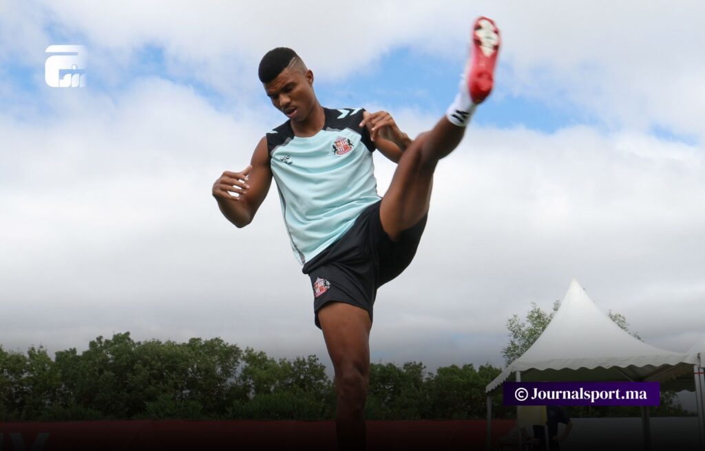 سندرلاند الإنجليزي يتعاقد مع الموزمبيقي رينيلدو ماندافا