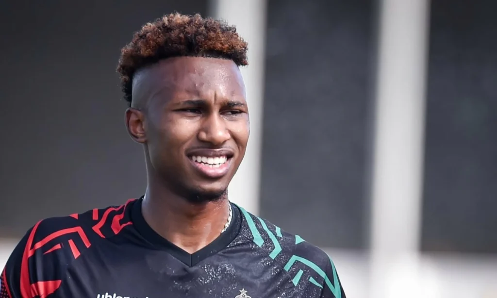 اللاعب العسكري النقاش يحترف بالدوري الإماراتي