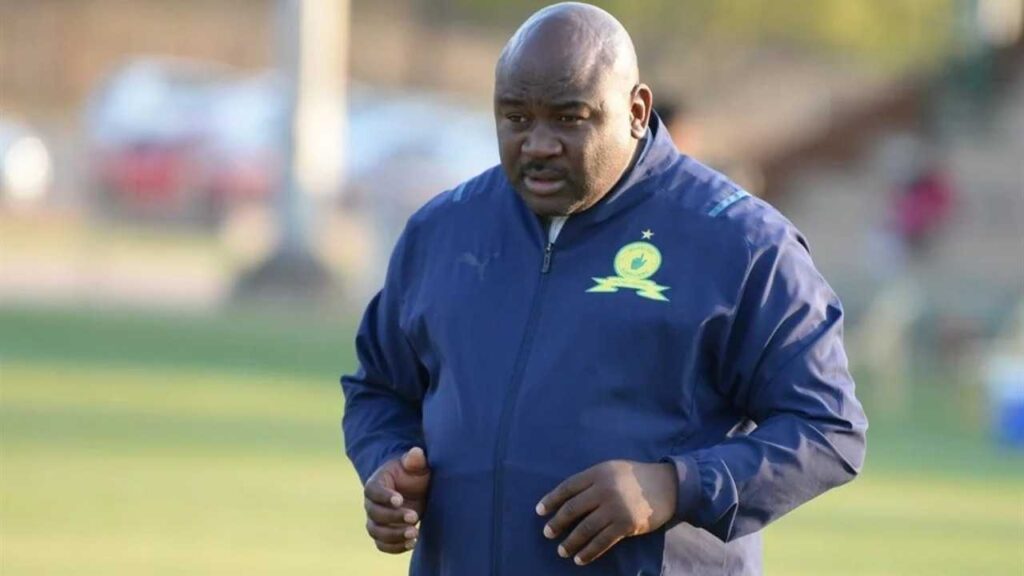 الكرة النسوية.. سبورتينغ البيضاوي يتعاقد مع المدرب الجنوب إفريقي تشابالالا