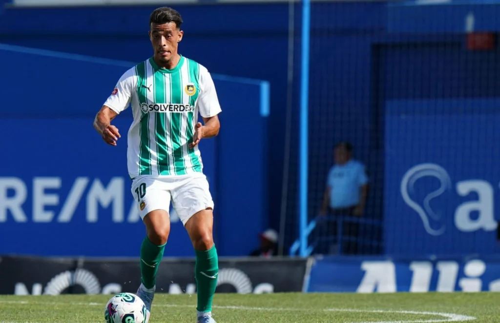 المغرب الفاسي يتعاقد مع لاعب من الدوري البرتغالي