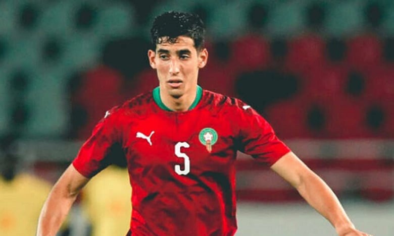 أولمبيك مارسيليا يضم المدافع المغربي أكرد