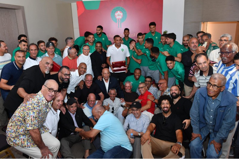 لقاء الأجيال.. الجامعة تحتفي بنجوم الأمس قبل مواجهة النيجر