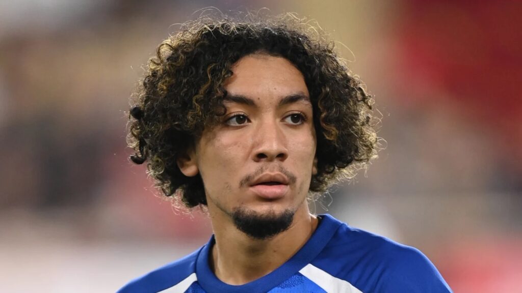 المغربي بلال نذير يستعيد وعيه بعد حادثة سقوط “مقلقة”