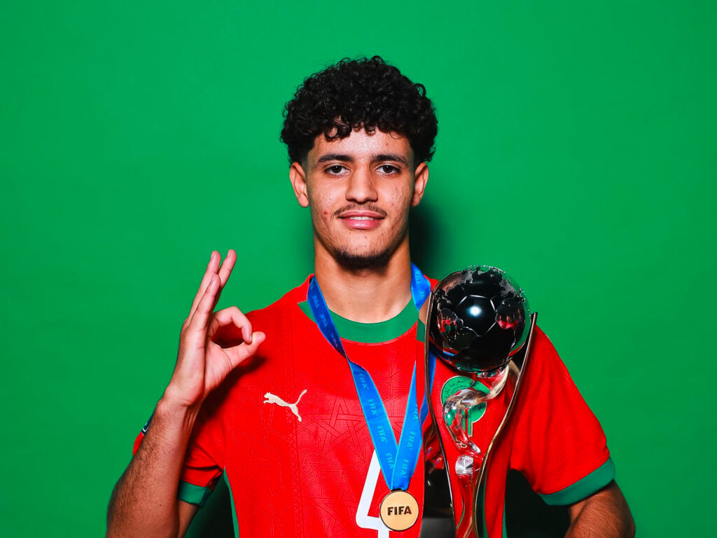 الركراكي يُلحق المدافع باعوف بالمنتخب الأول