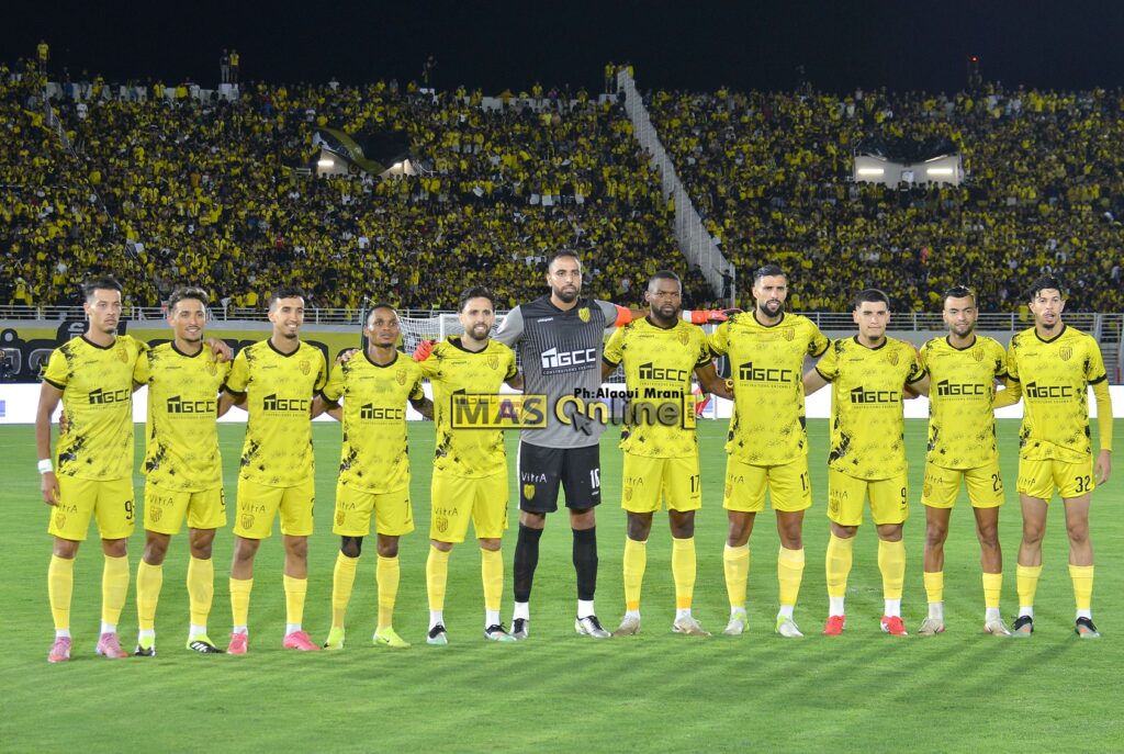 المغرب الفاسي محروم من جماهيره في لقاء طنجة