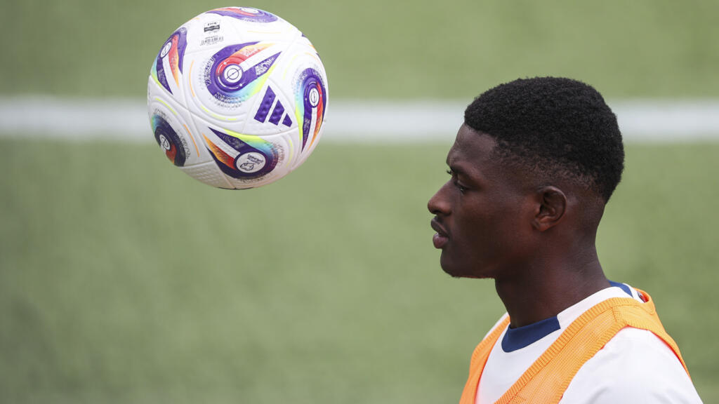 تصفيات مونديال 2026.. منديش يغيب عن البرتغال وعودة نيفيش