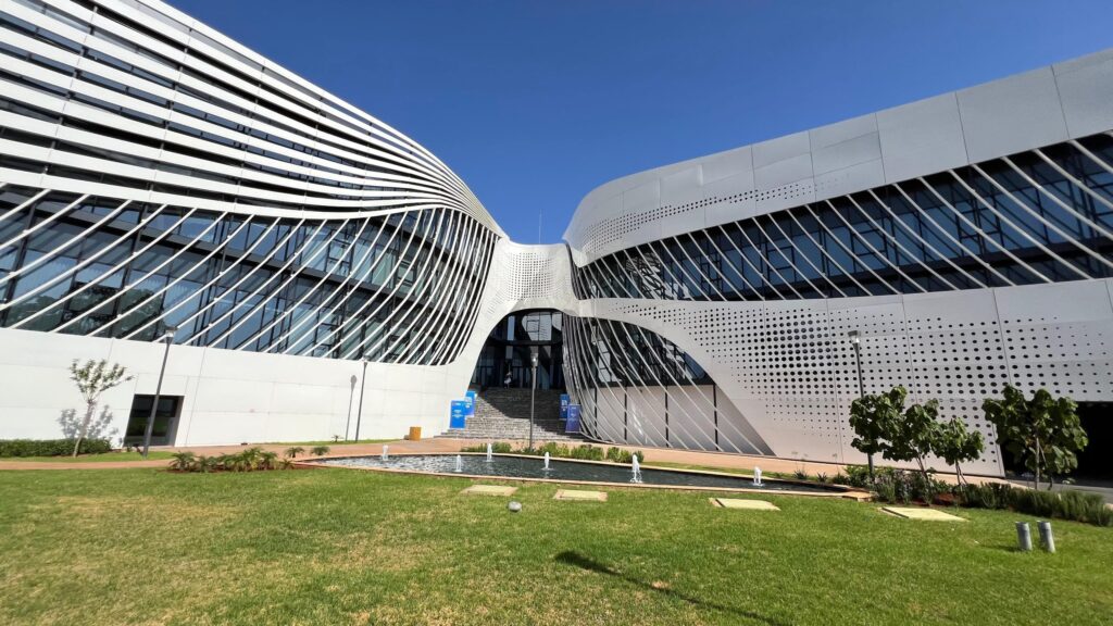 فيفا يختار مركب محمد السادس للاحتفاء برقمه القياسي