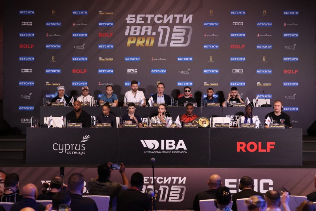 نجوم العالم للملاكمة الاحترافية يعلنون الجاهزية لـ “ليلة الأبطال” في دبي