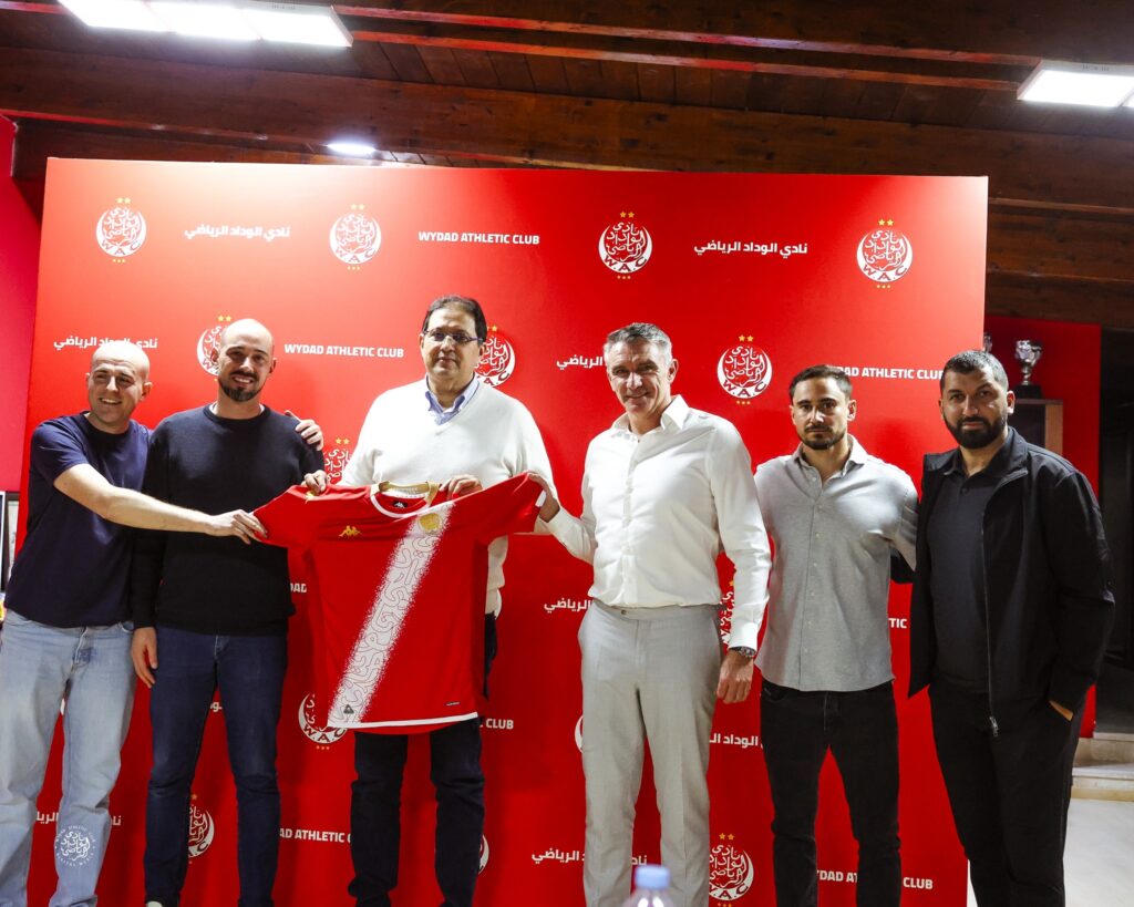 عاجل.. الوداد يتعاقد مع المدرب الفرنسي باتريس كارتيرون